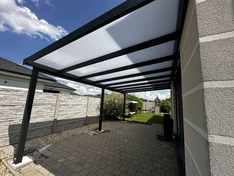 Pergola s prestrešením